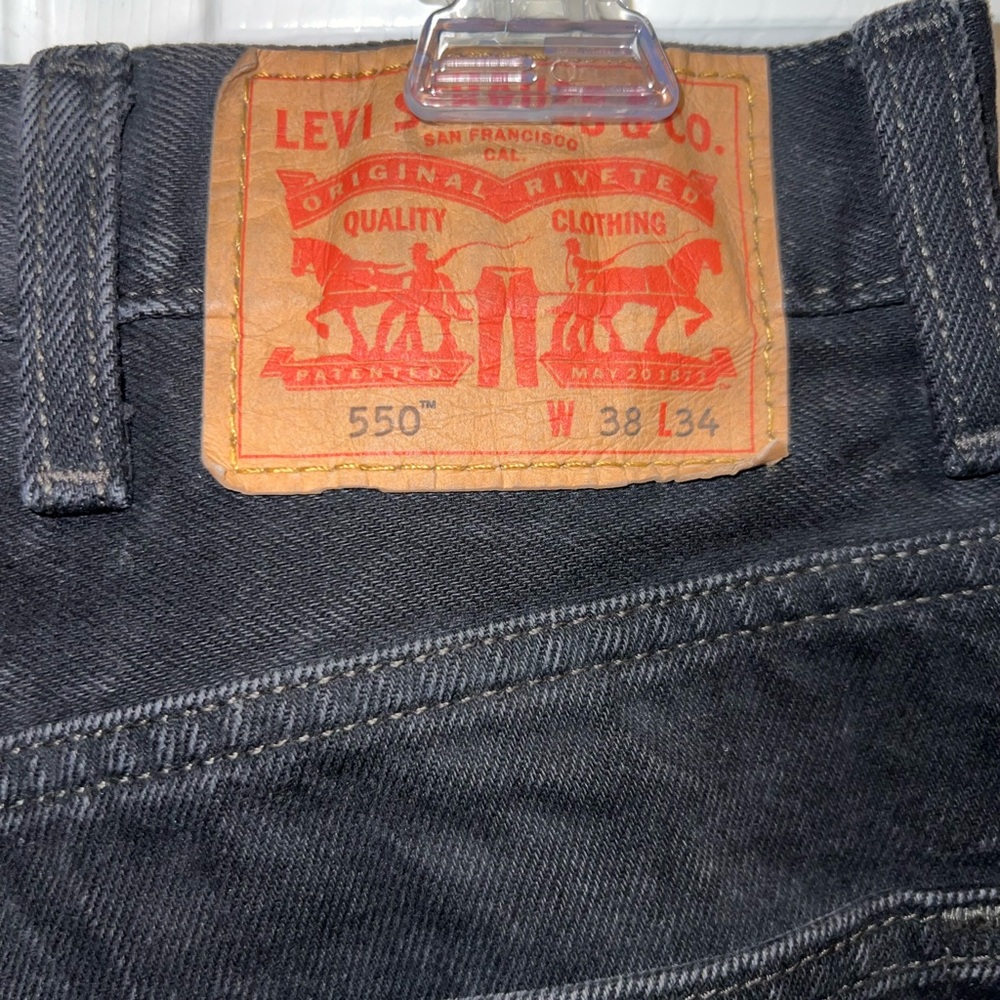 Vintage Levi’s Men’s 550 Relaxed Straight leg Black denim jeans W38 x L34 - Picture 4 of 8
